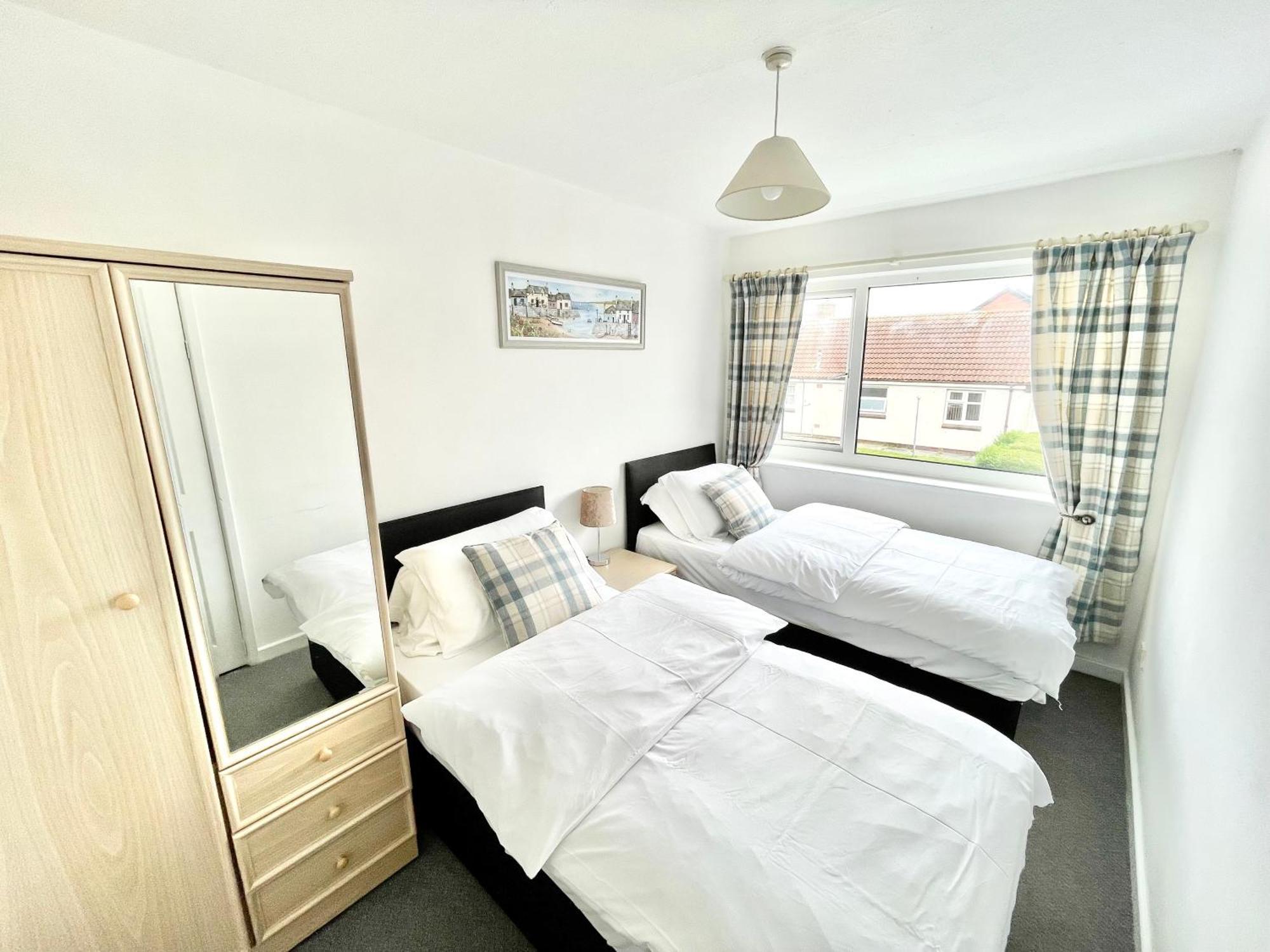 Cae Glas Apartments ホーリーヘッド エクステリア 写真