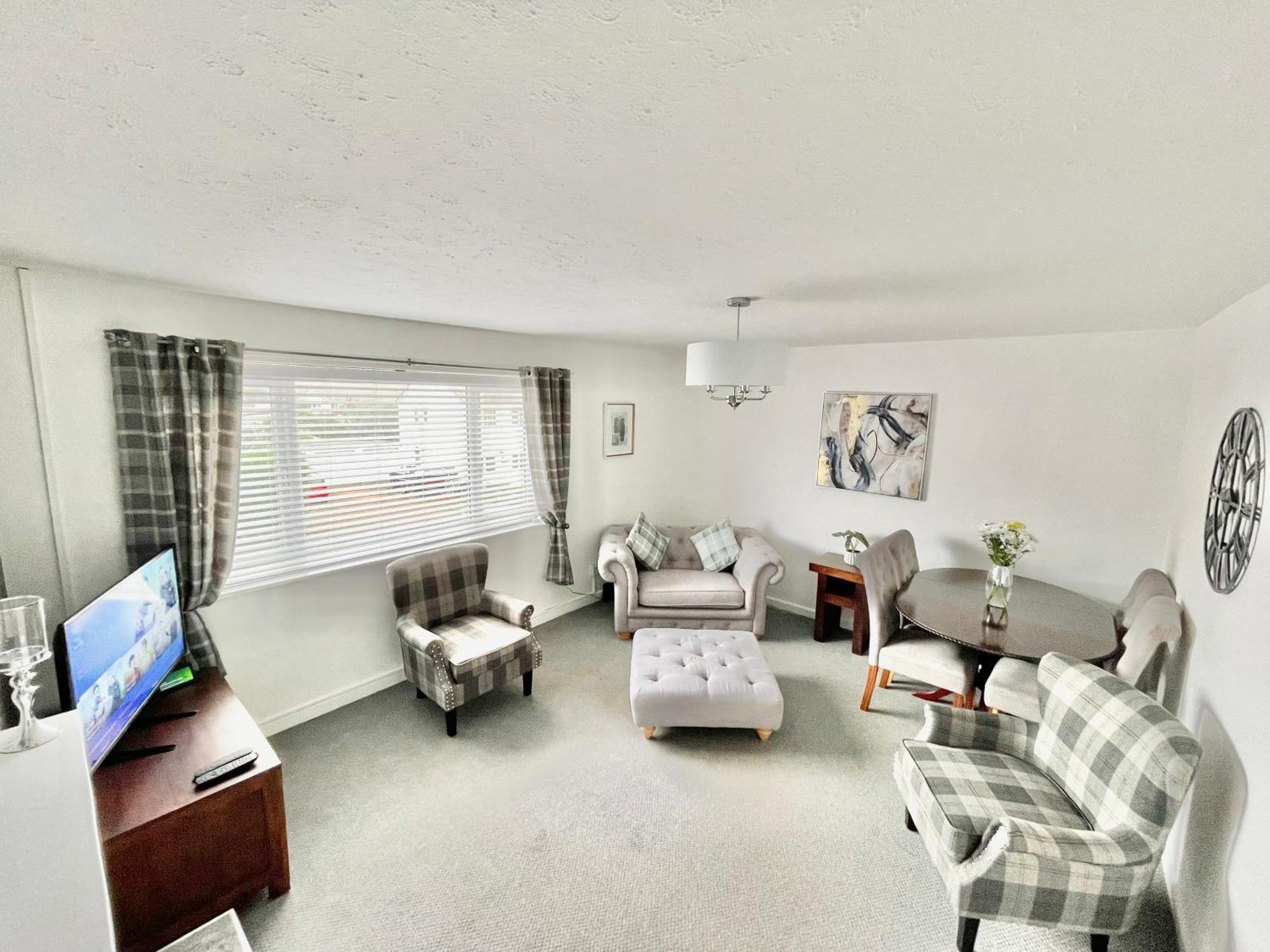 Cae Glas Apartments ホーリーヘッド エクステリア 写真